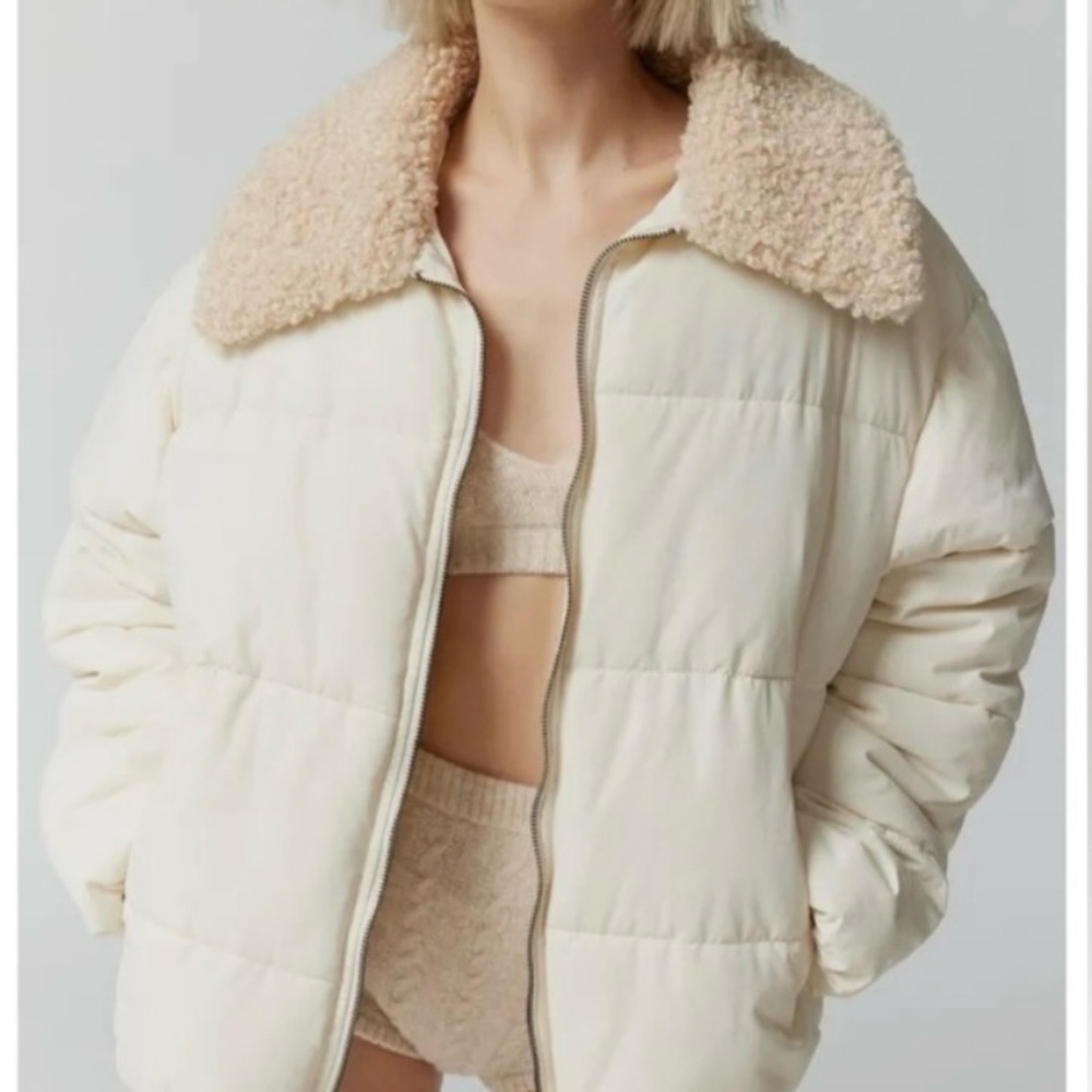Urban Outfitters NWT Duckie Faux Shearling Collar Puffer Jacket Ivory Medium